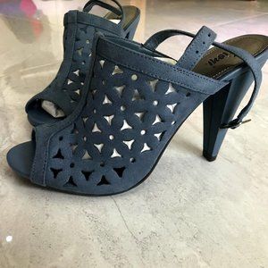 NEW! Fioni High Heel Sandals Women's Size 8 Blue